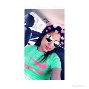 Meet your Posher, Ana